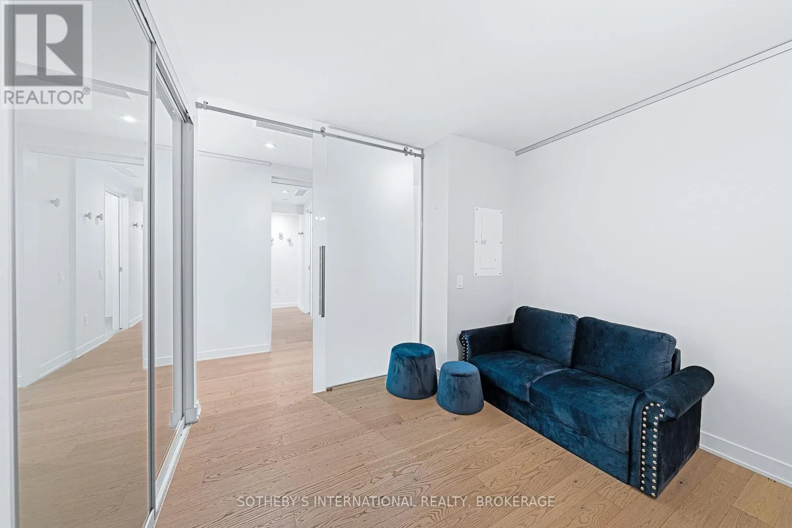 212 - 629 KING STREET W, #212