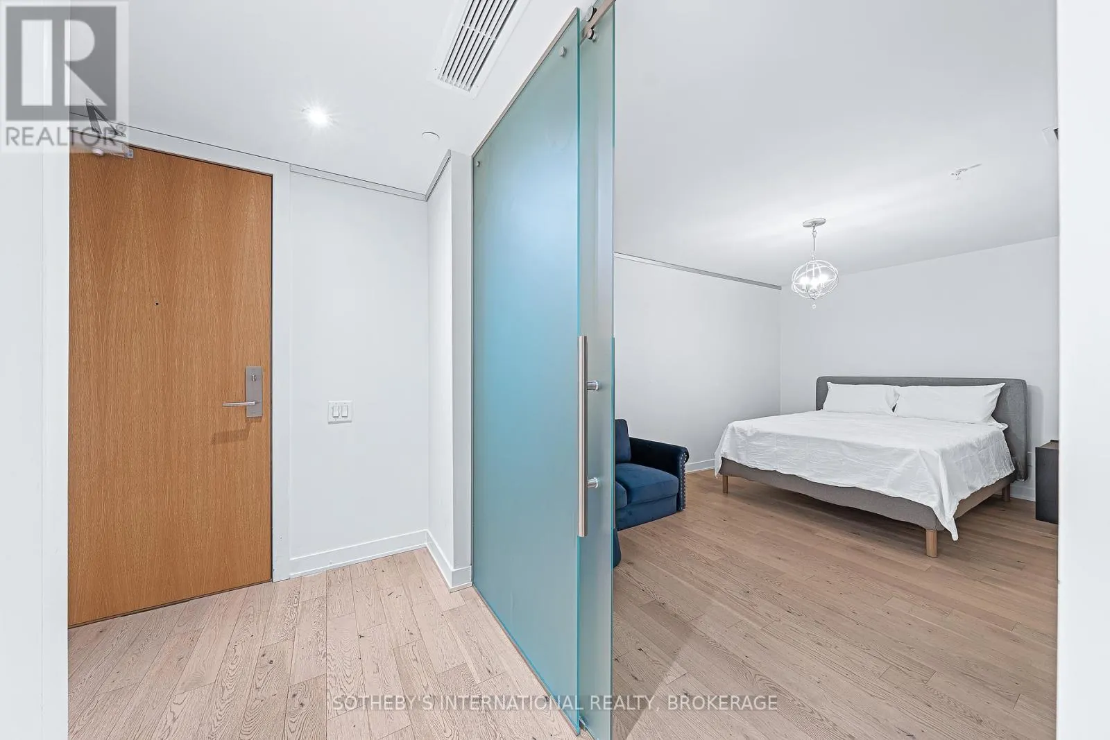 212 - 629 KING STREET W, #212