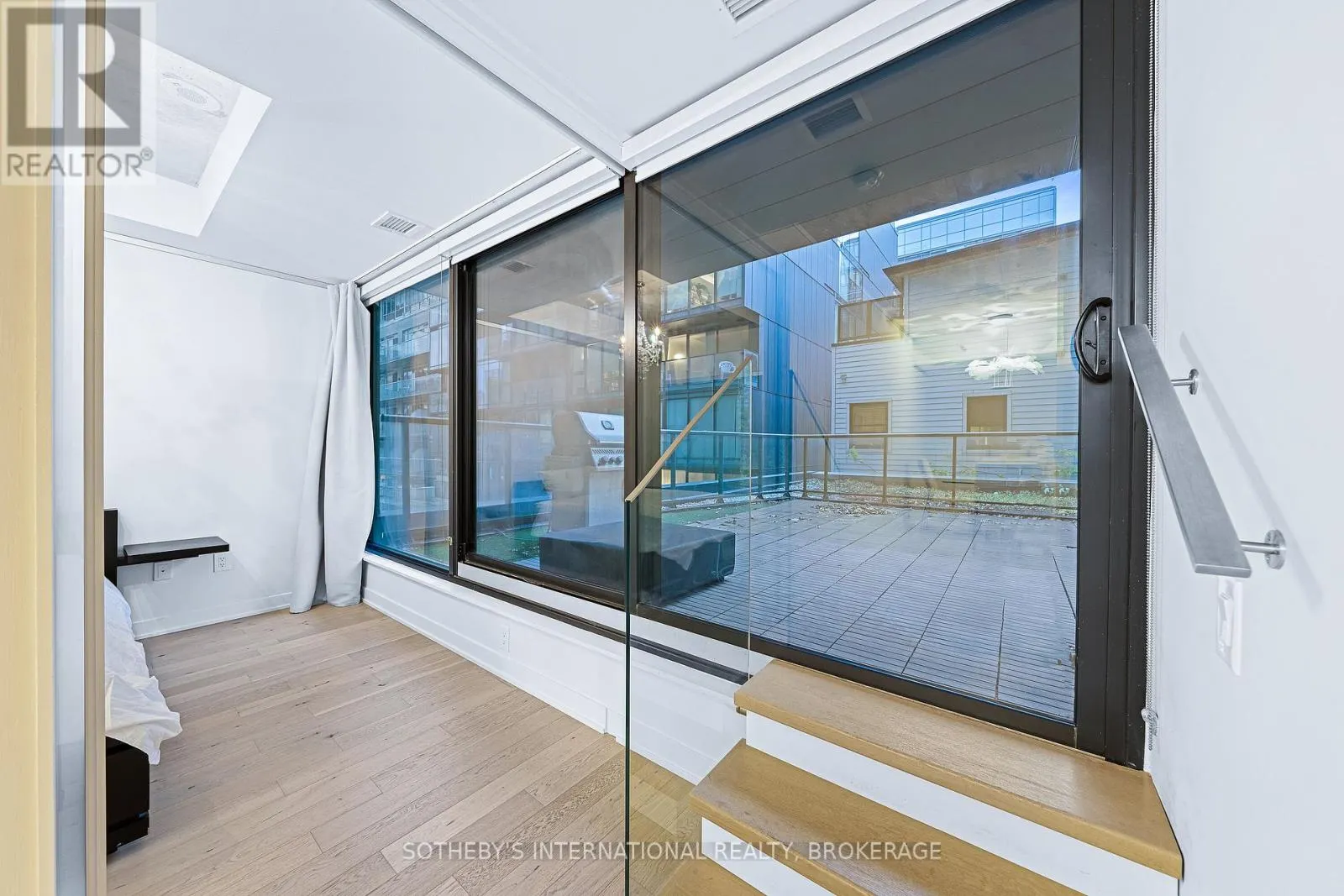 212 - 629 KING STREET W, #212