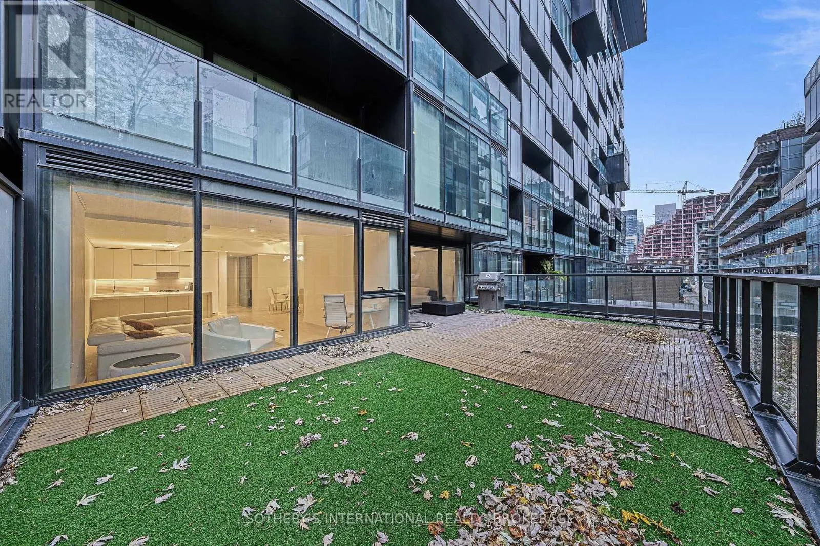 212 - 629 KING STREET W, #212