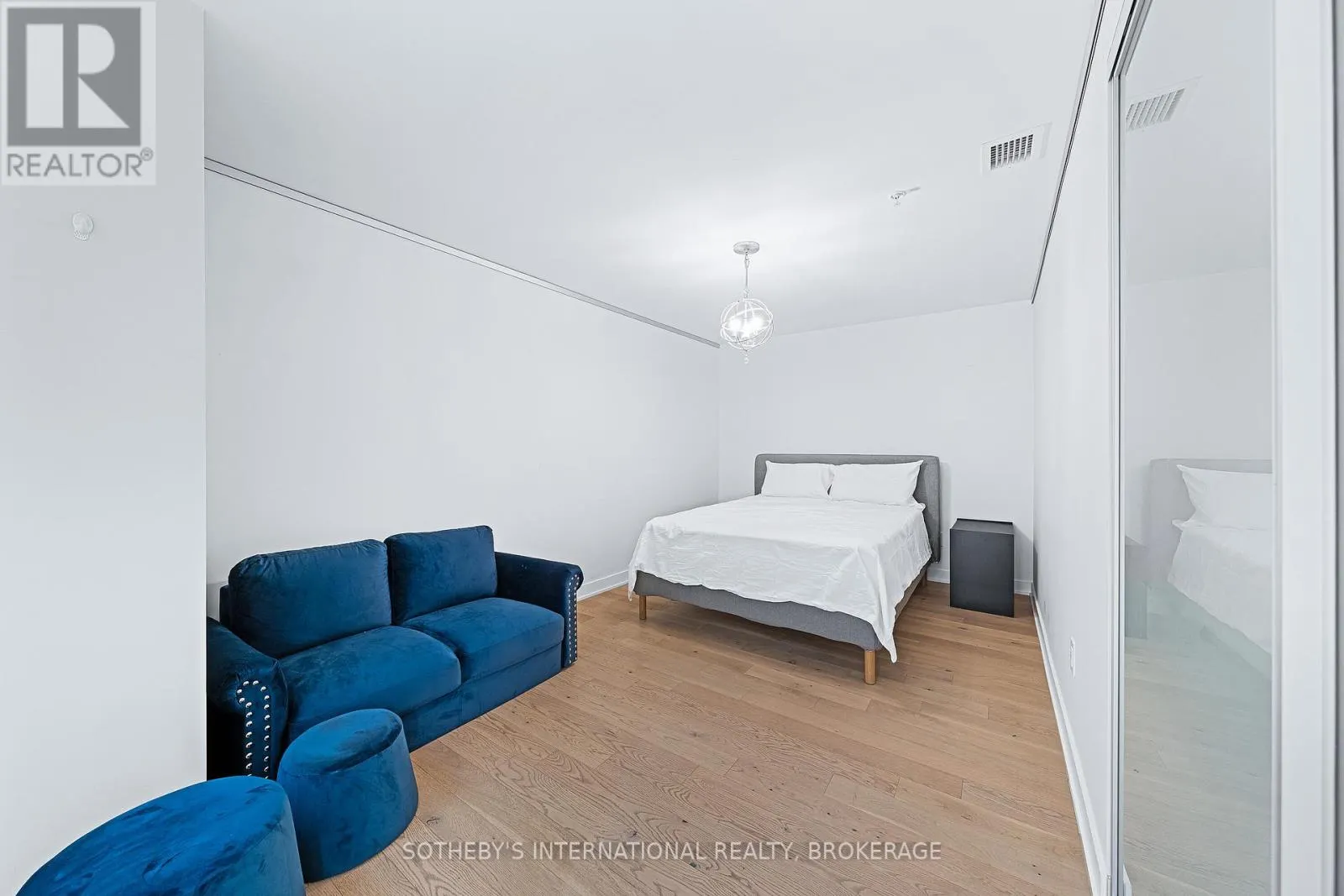 212 - 629 KING STREET W, #212