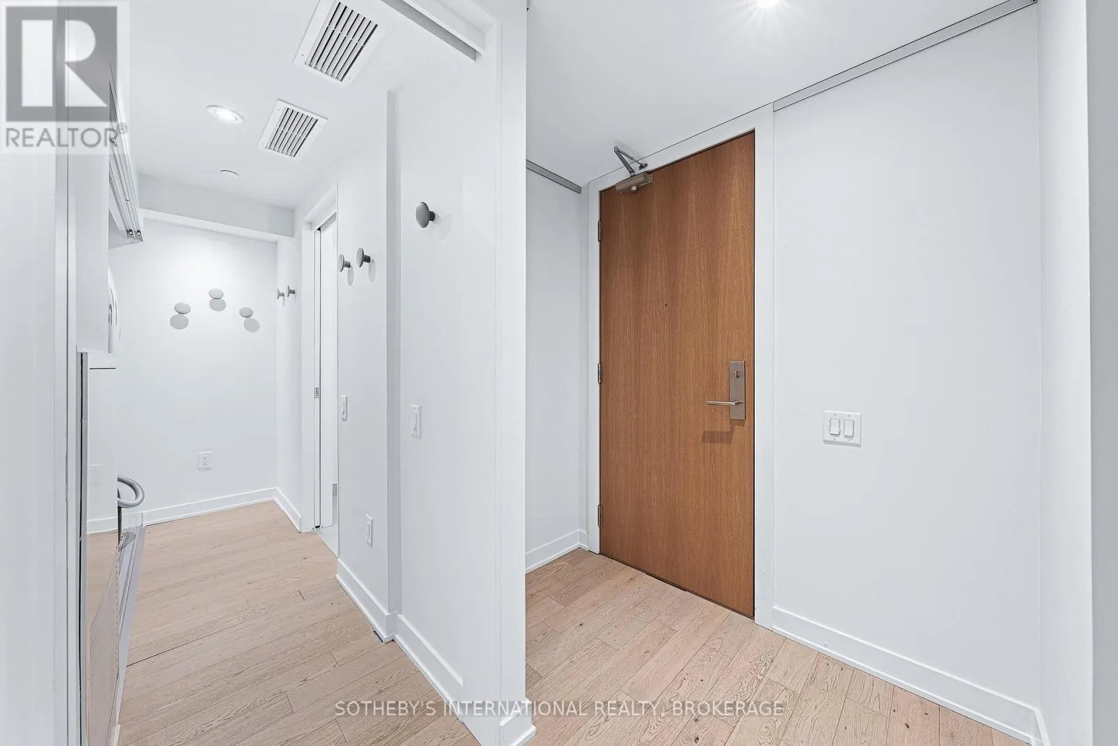 212 - 629 KING STREET W, #212