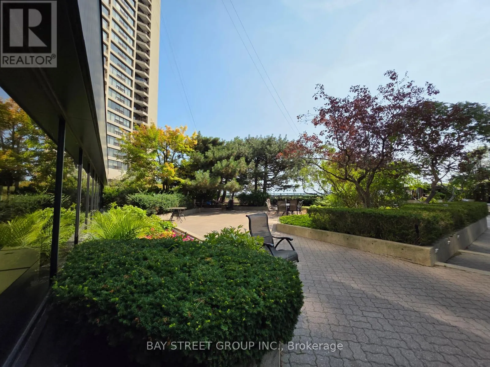 1305 - 65 HARBOUR SQUARE