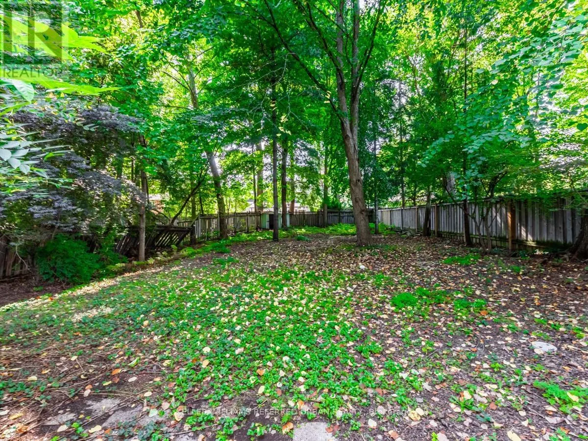 15 YORK VALLEY CRESCENT
