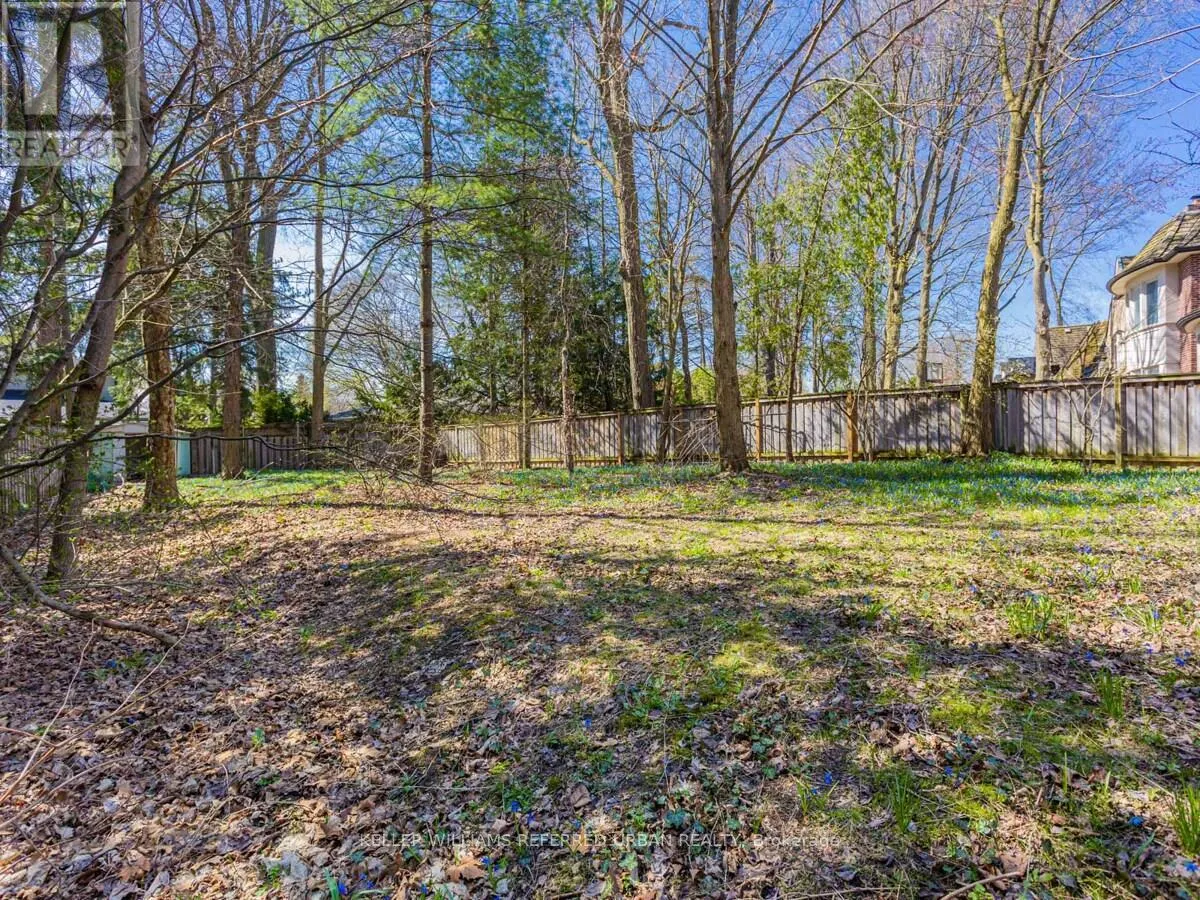 15 YORK VALLEY CRESCENT