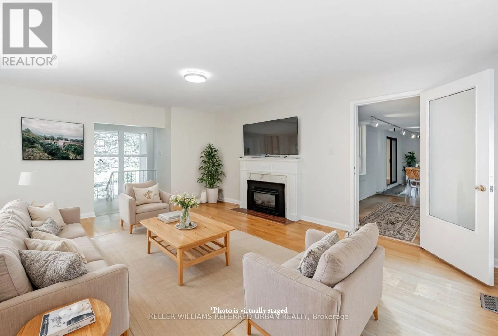 15 YORK VALLEY CRESCENT