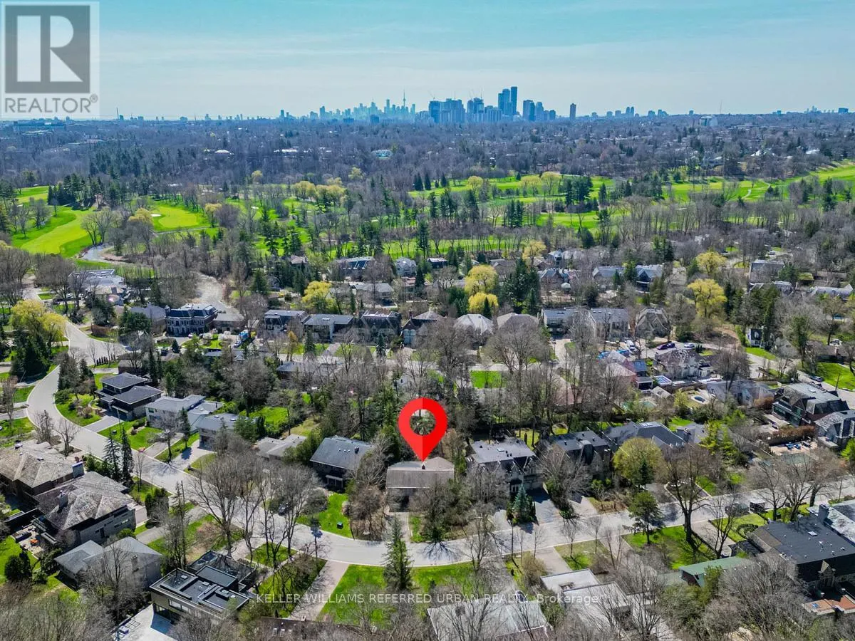 15 YORK VALLEY CRESCENT