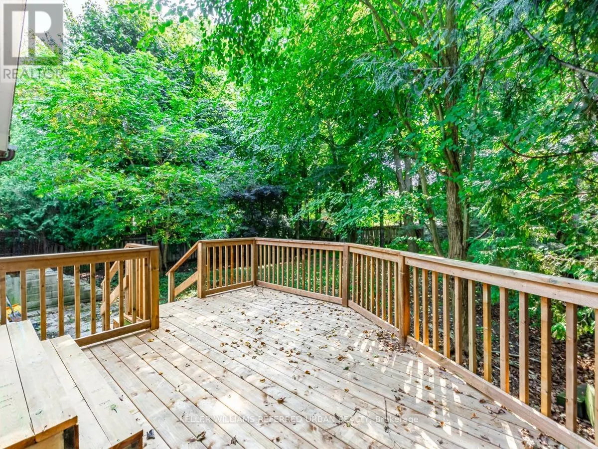 15 YORK VALLEY CRESCENT