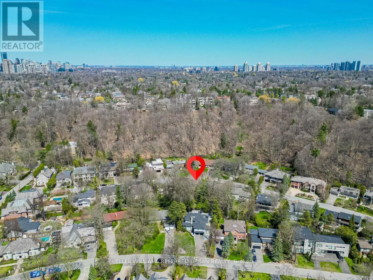15 YORK VALLEY CRESCENT