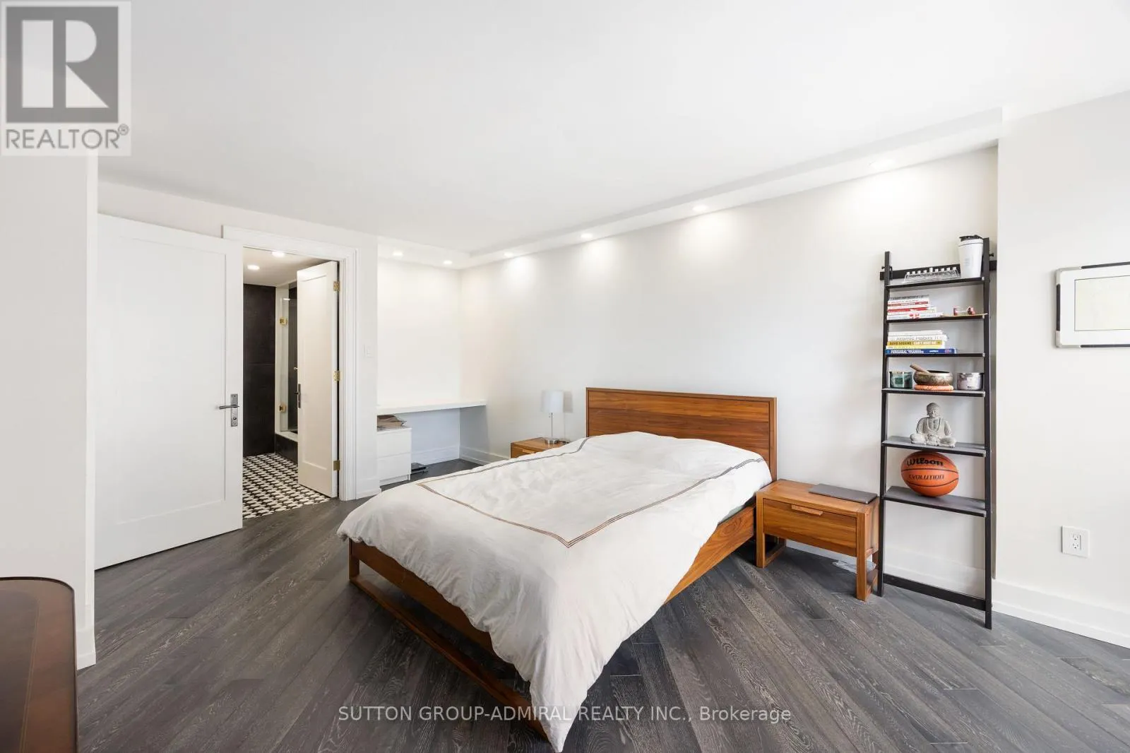 2108 - 131 BEECROFT ROAD