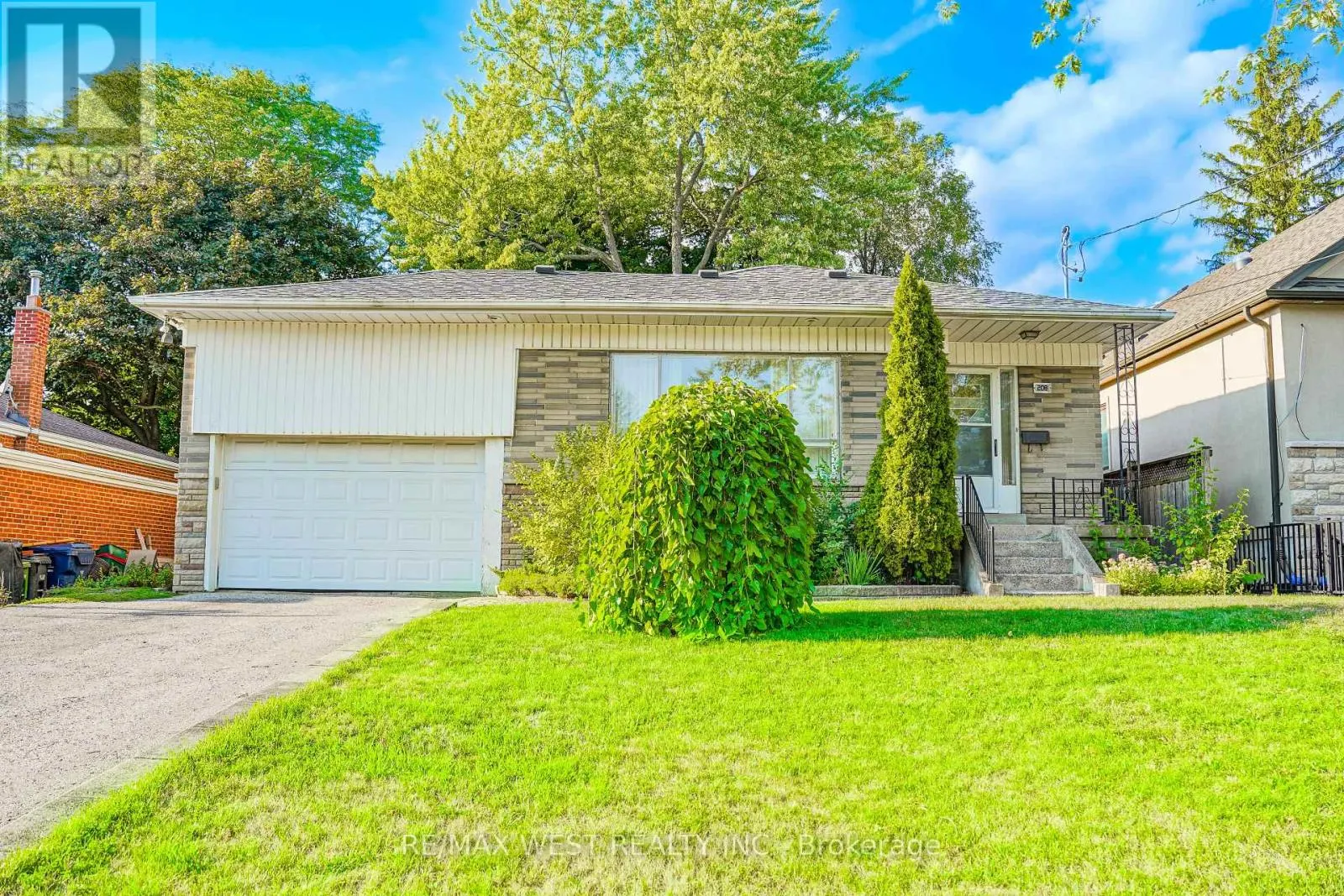 208 PARK HOME AVENUE