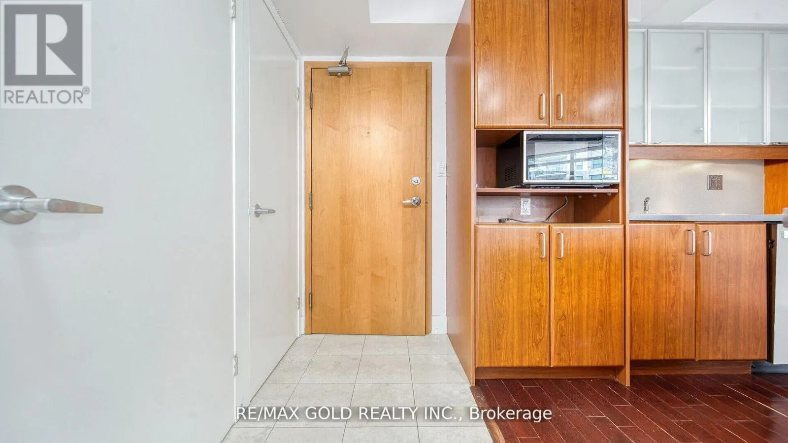 509 - 550 QUEENS QUAY W