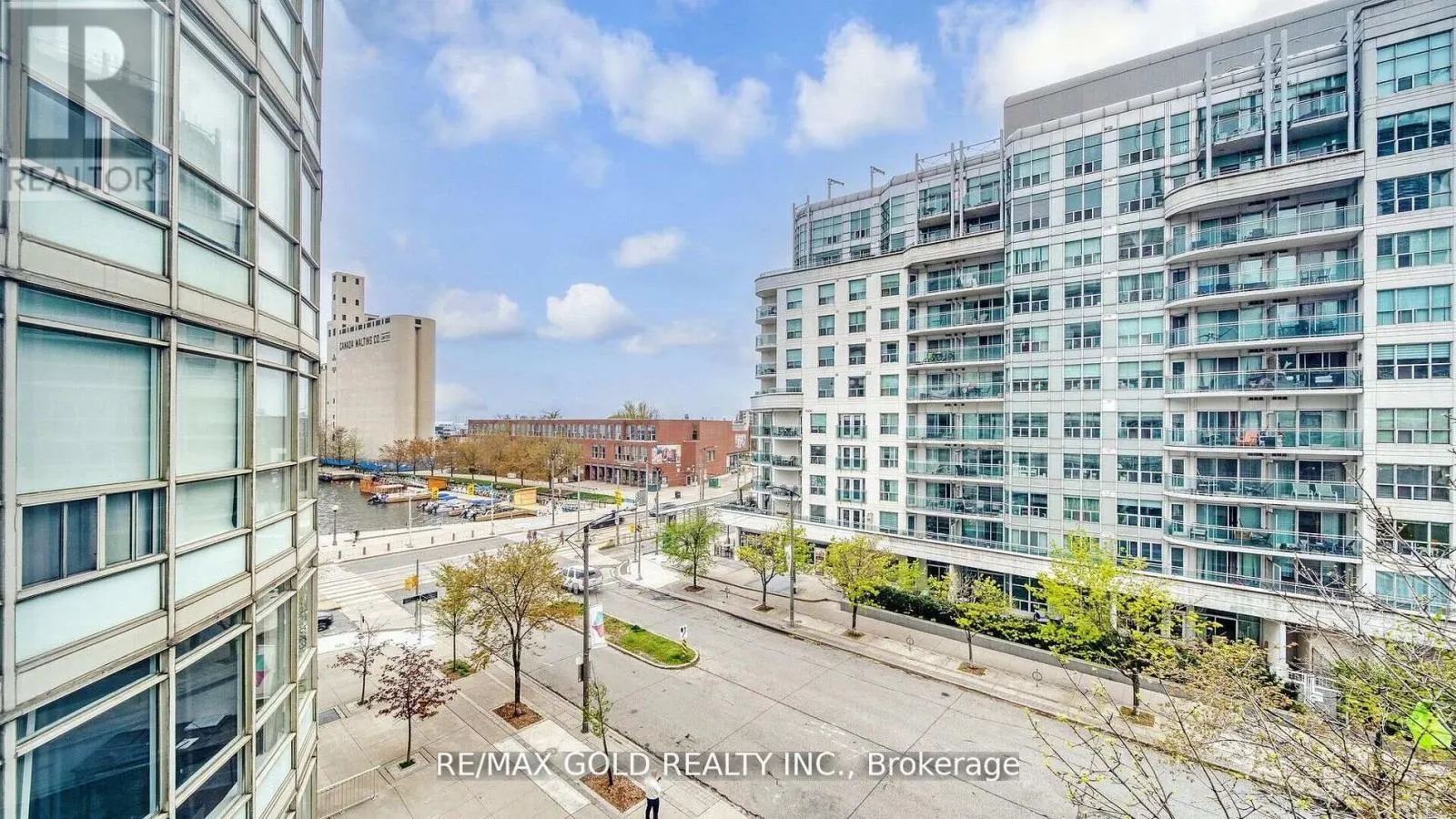 509 - 550 QUEENS QUAY W