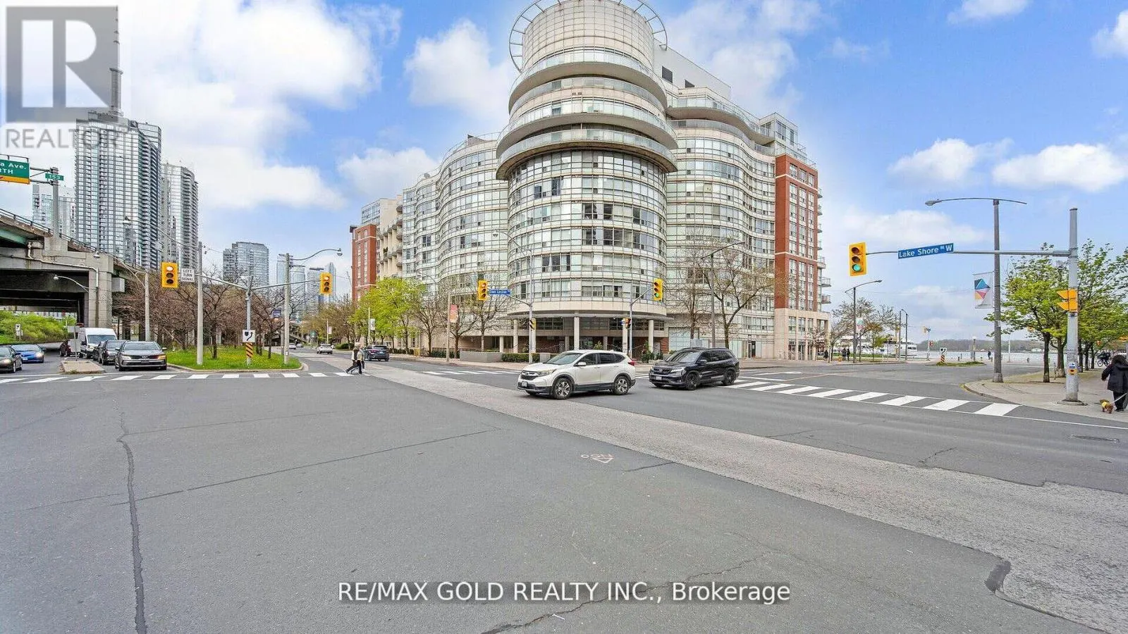 509 - 550 QUEENS QUAY W