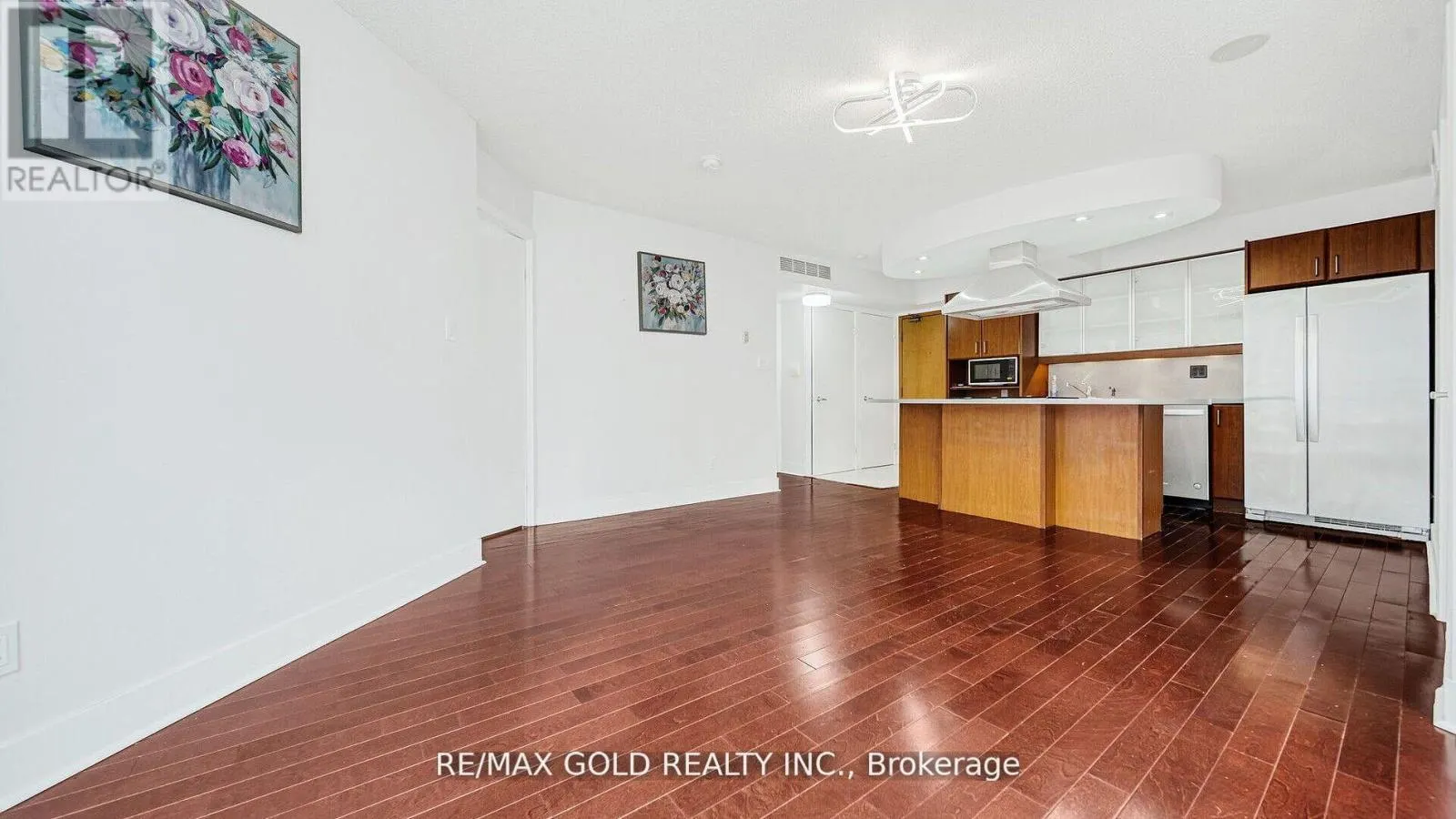 509 - 550 QUEENS QUAY W