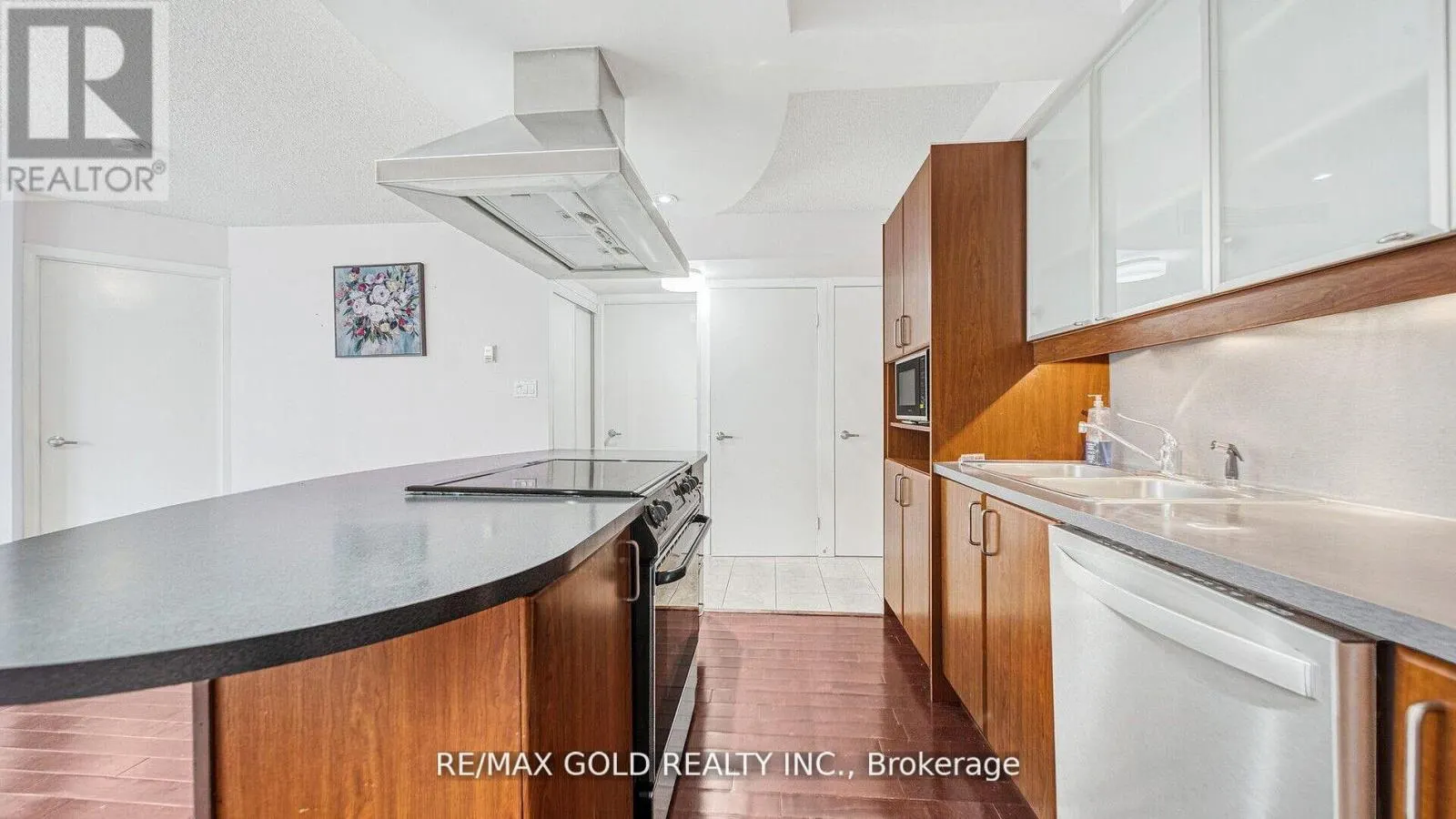 509 - 550 QUEENS QUAY W