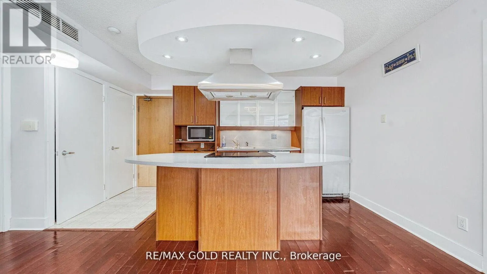 509 - 550 QUEENS QUAY W