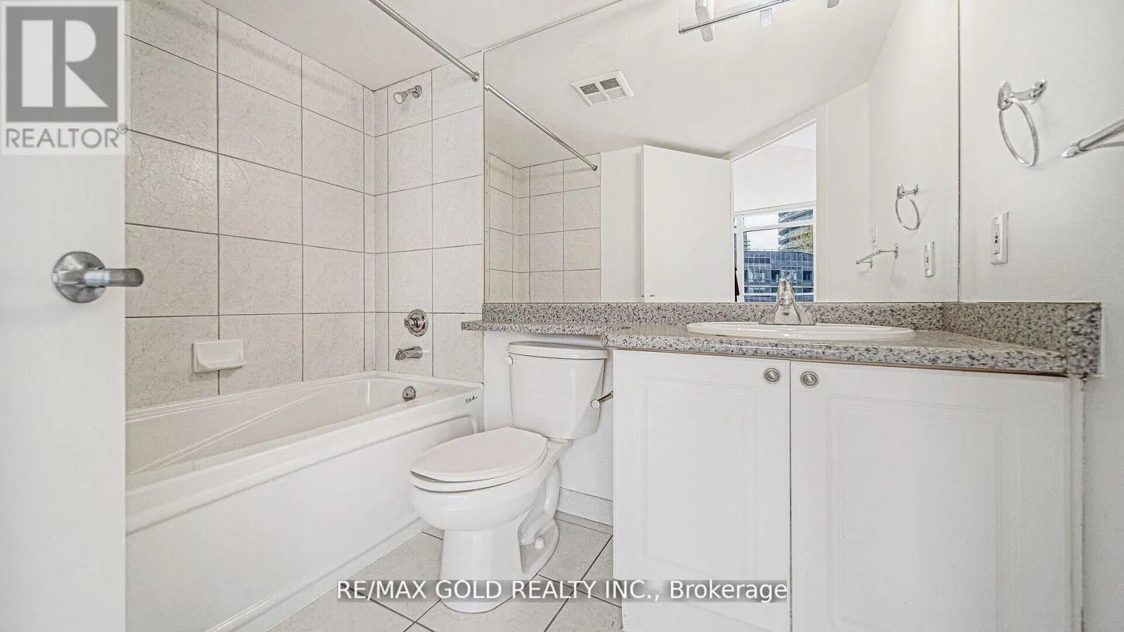 509 - 550 QUEENS QUAY W