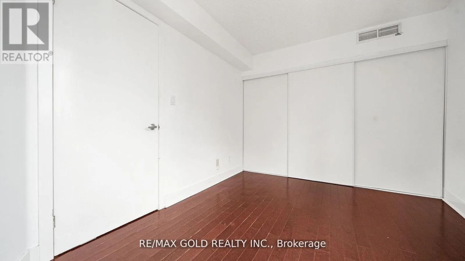 509 - 550 QUEENS QUAY W