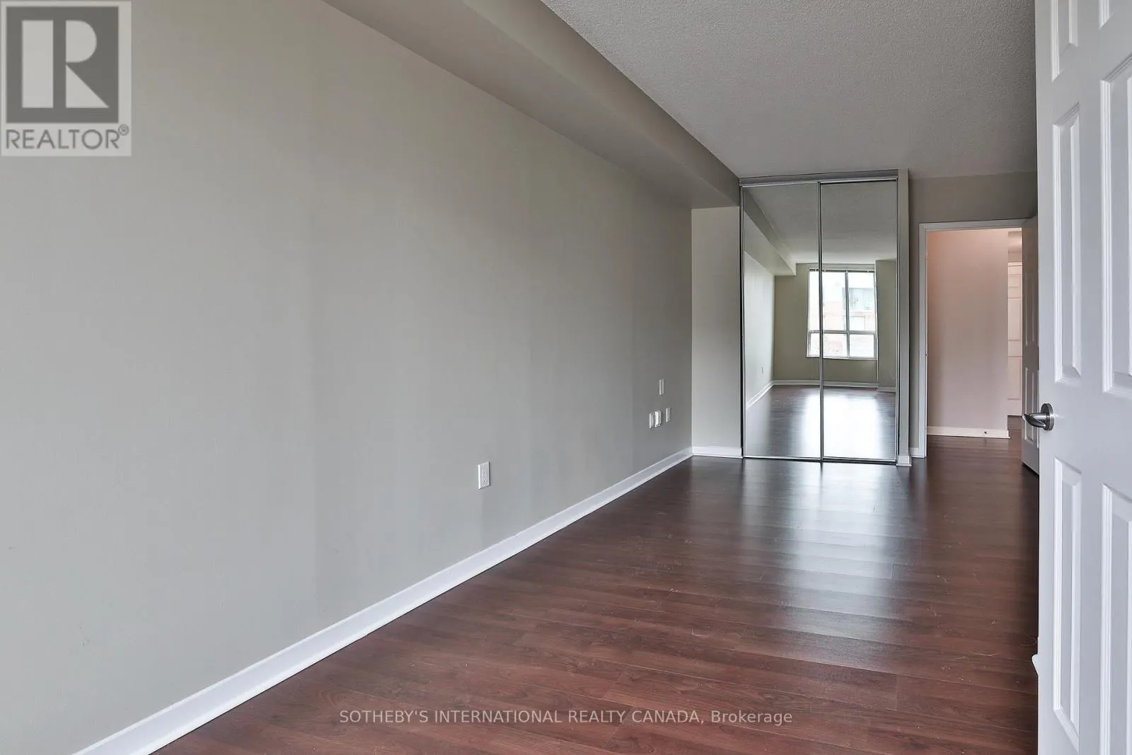 704 - 284 BLOOR STREET W