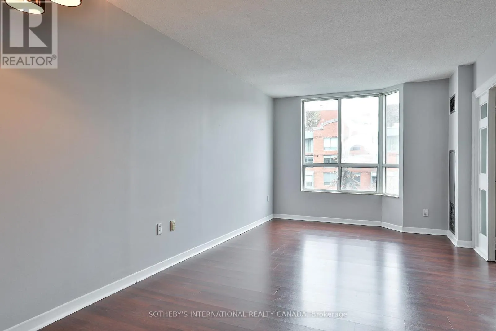 704 - 284 BLOOR STREET W