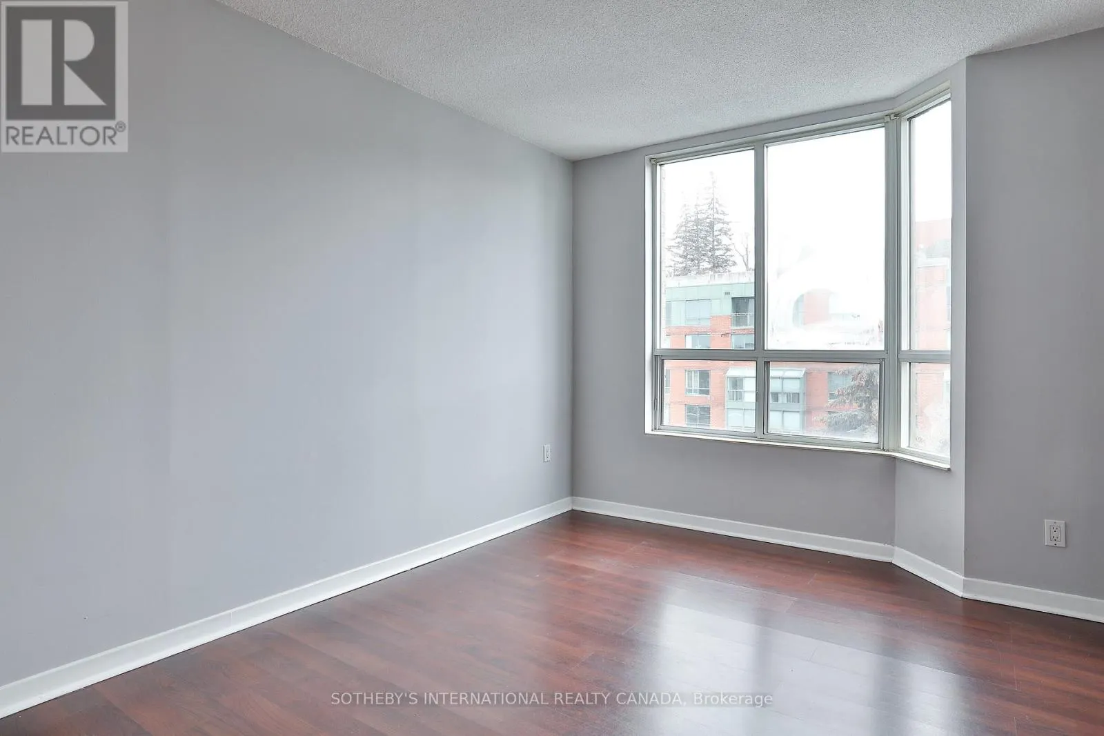 704 - 284 BLOOR STREET W