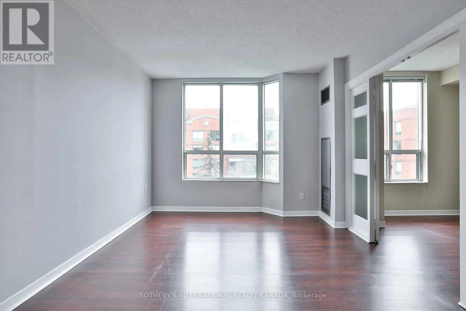704 - 284 BLOOR STREET W