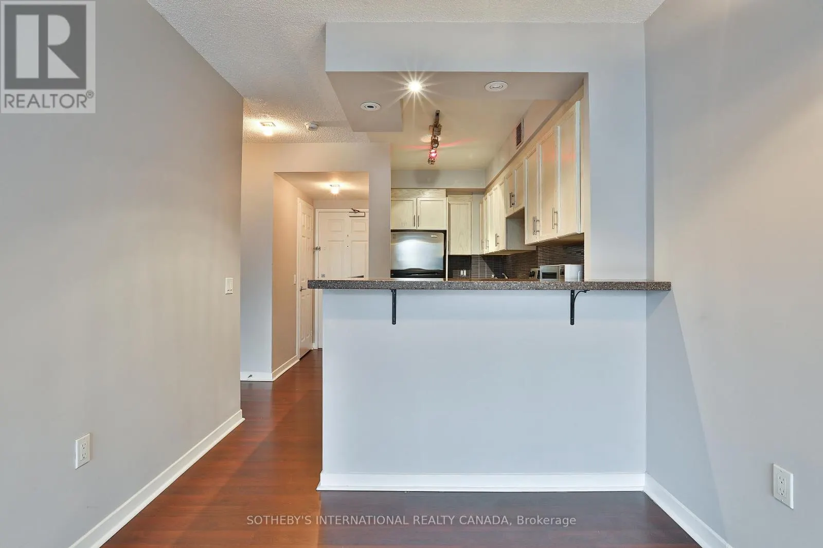 704 - 284 BLOOR STREET W