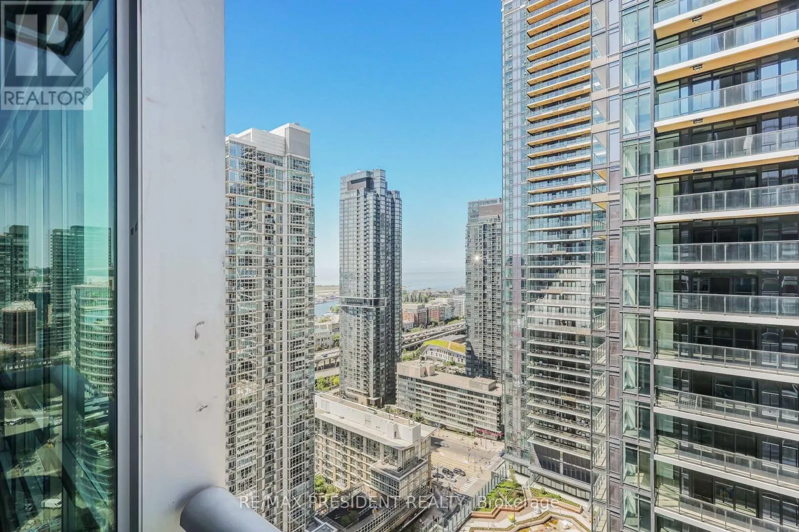 3608 - 81 NAVY WHARF COURT