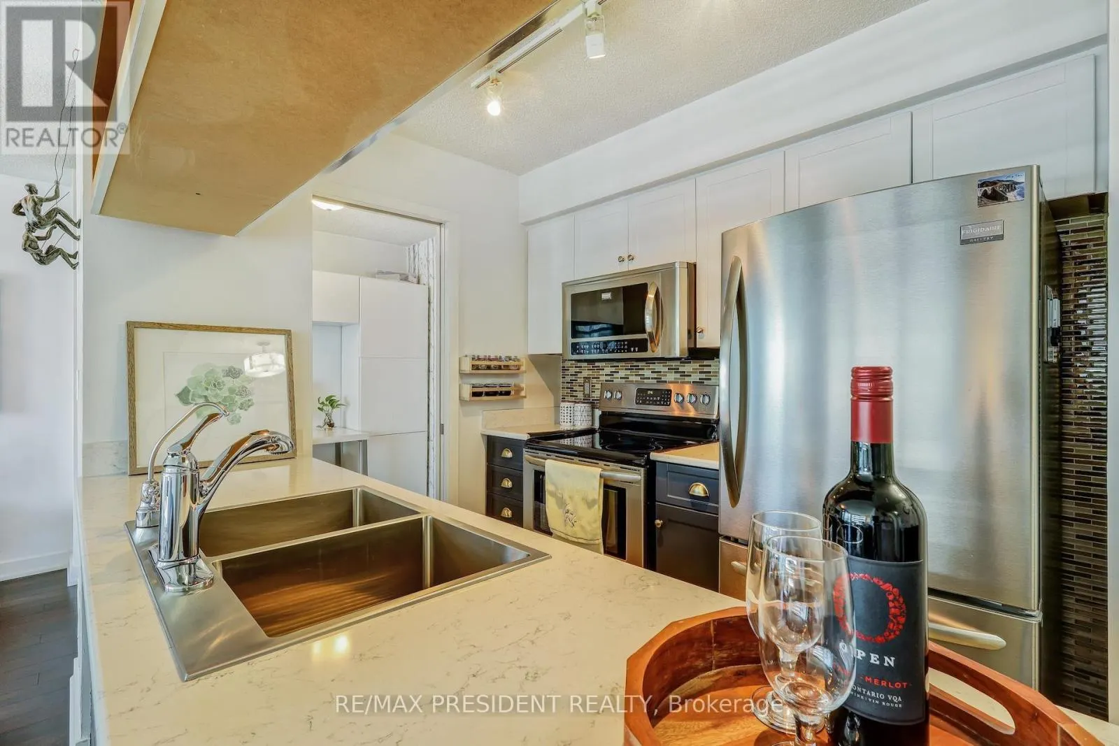 3608 - 81 NAVY WHARF COURT
