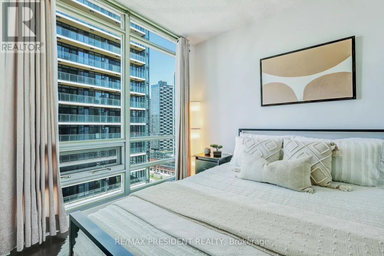 3608 - 81 NAVY WHARF COURT