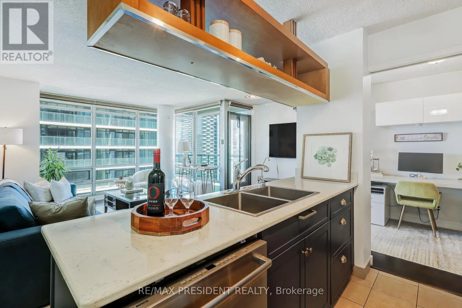 3608 - 81 NAVY WHARF COURT