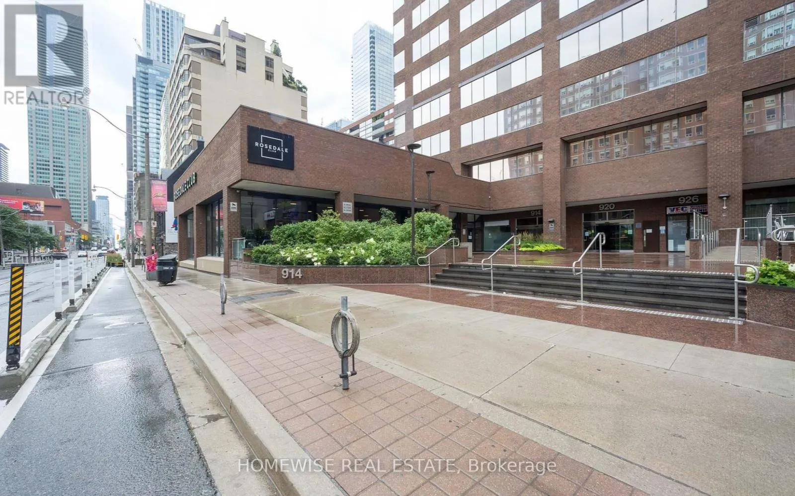 1203 - 914 YONGE STREET