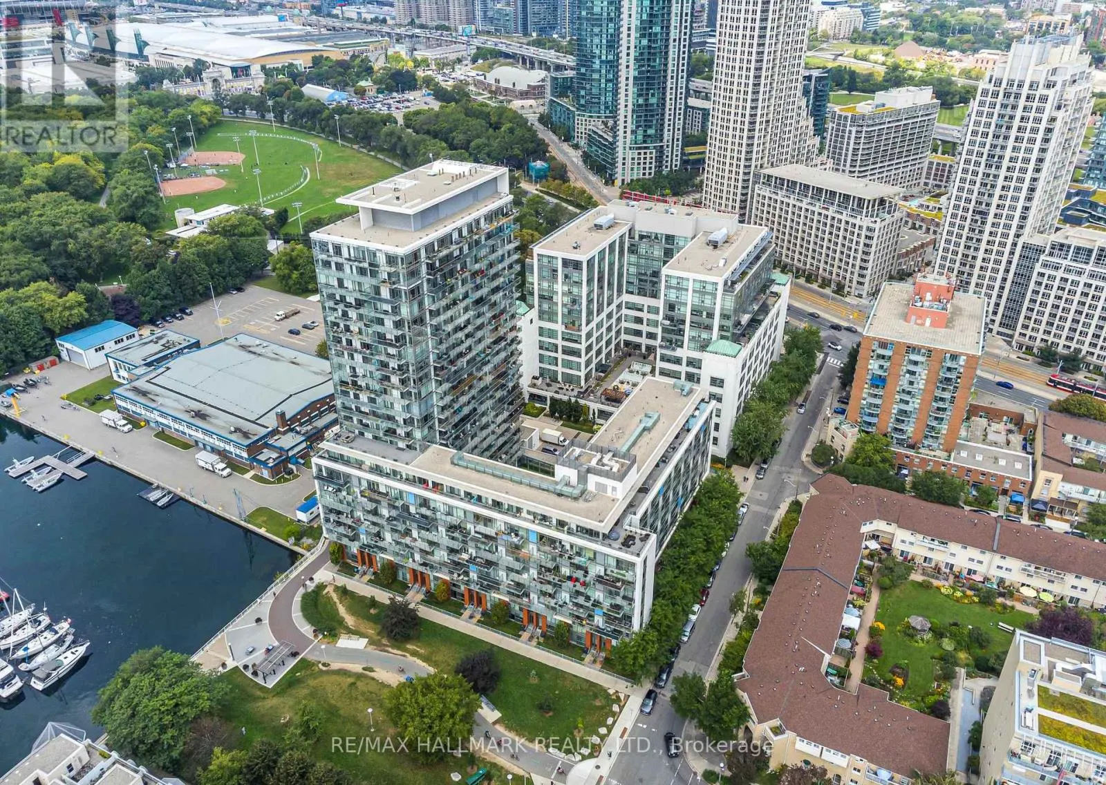 919 - 90 STADIUM ROAD