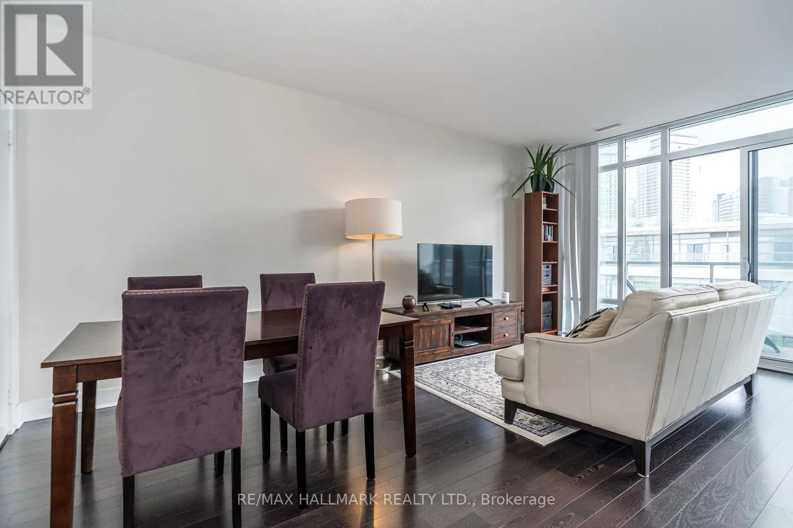 919 - 90 STADIUM ROAD