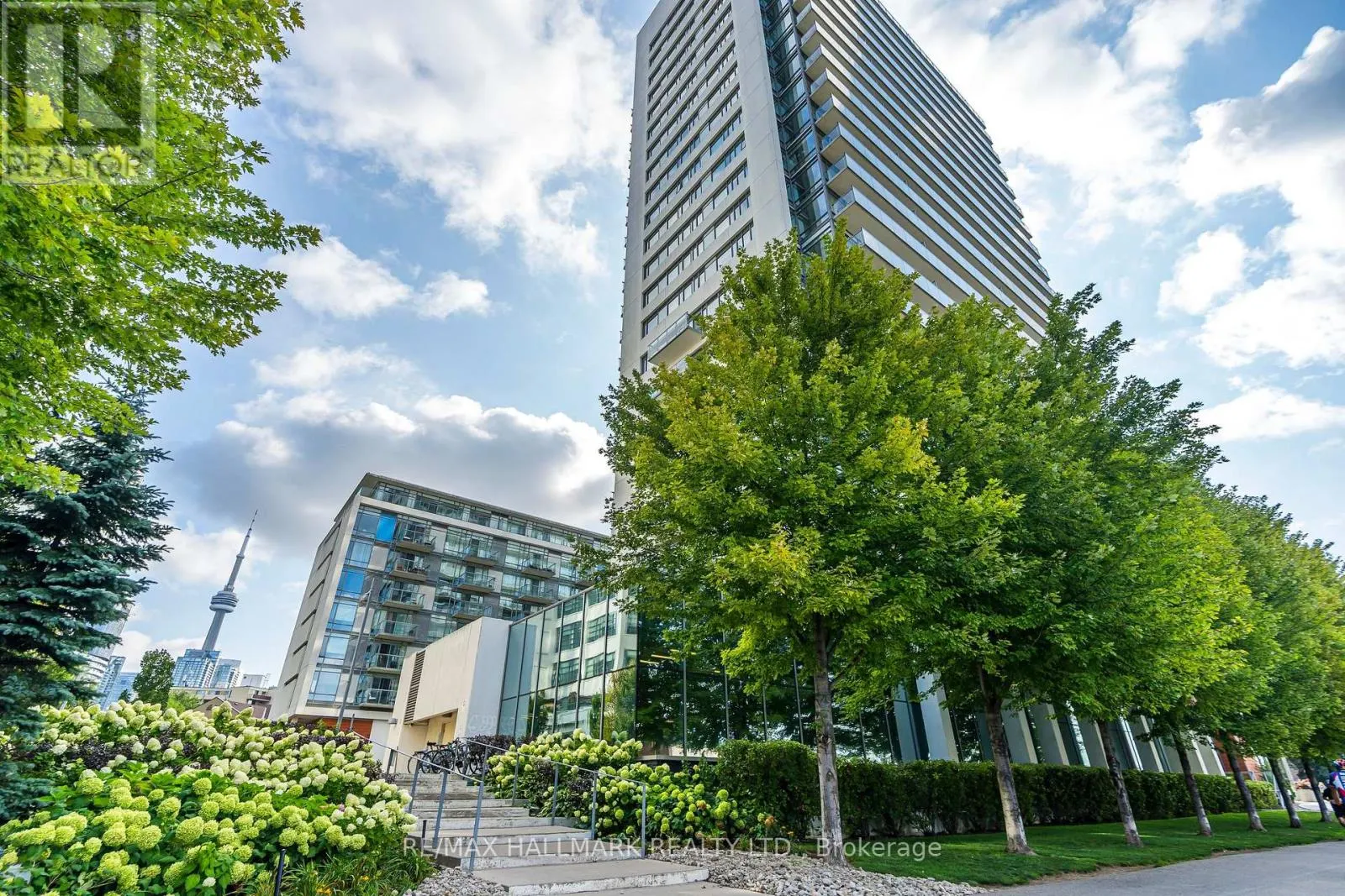 919 - 90 STADIUM ROAD