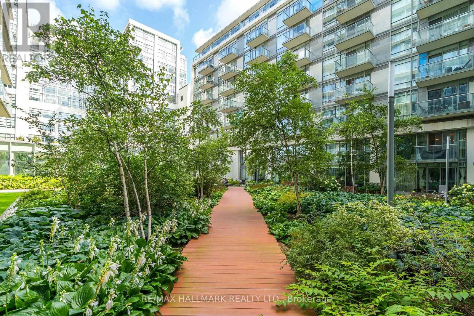 919 - 90 STADIUM ROAD
