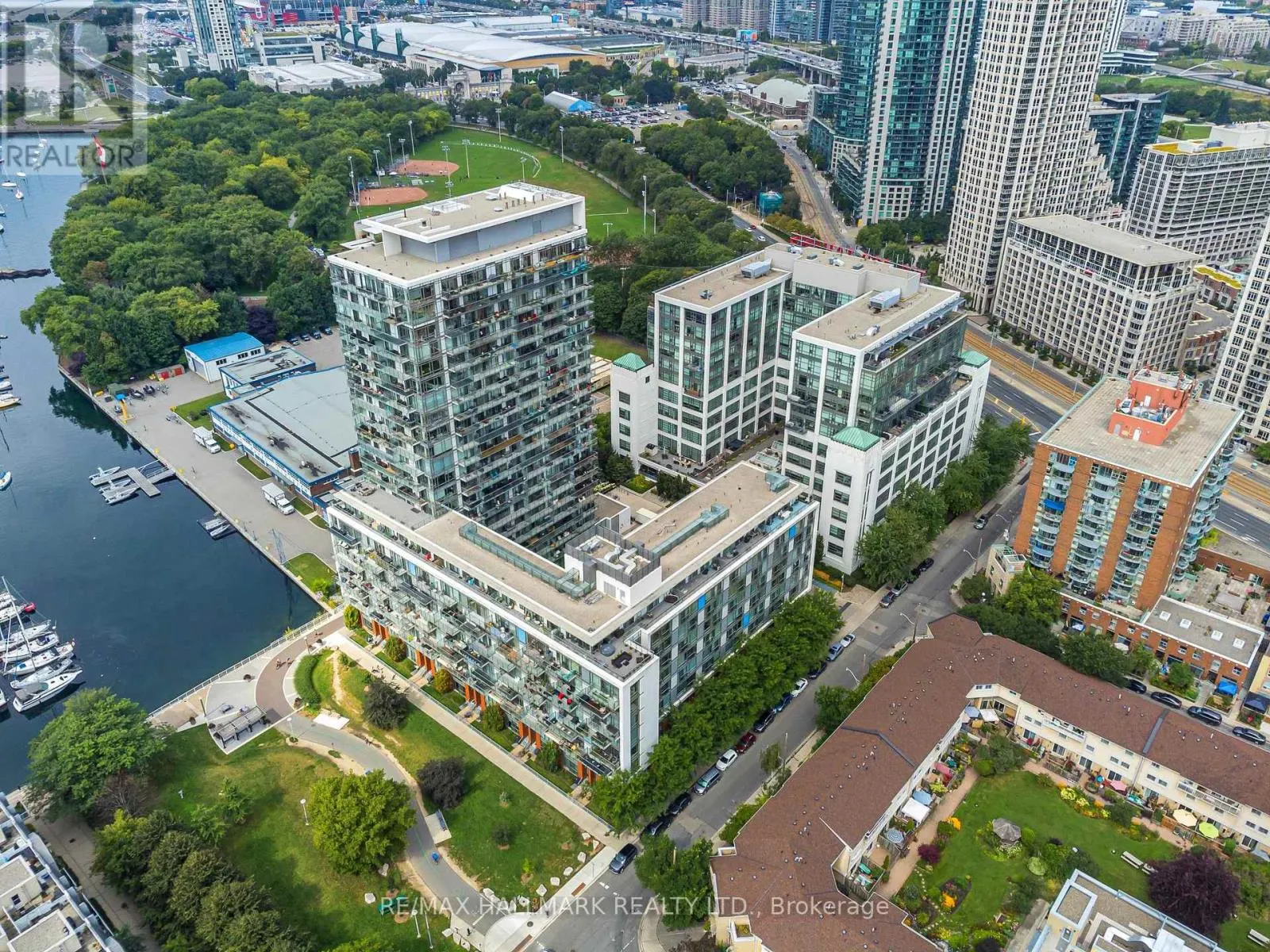 919 - 90 STADIUM ROAD