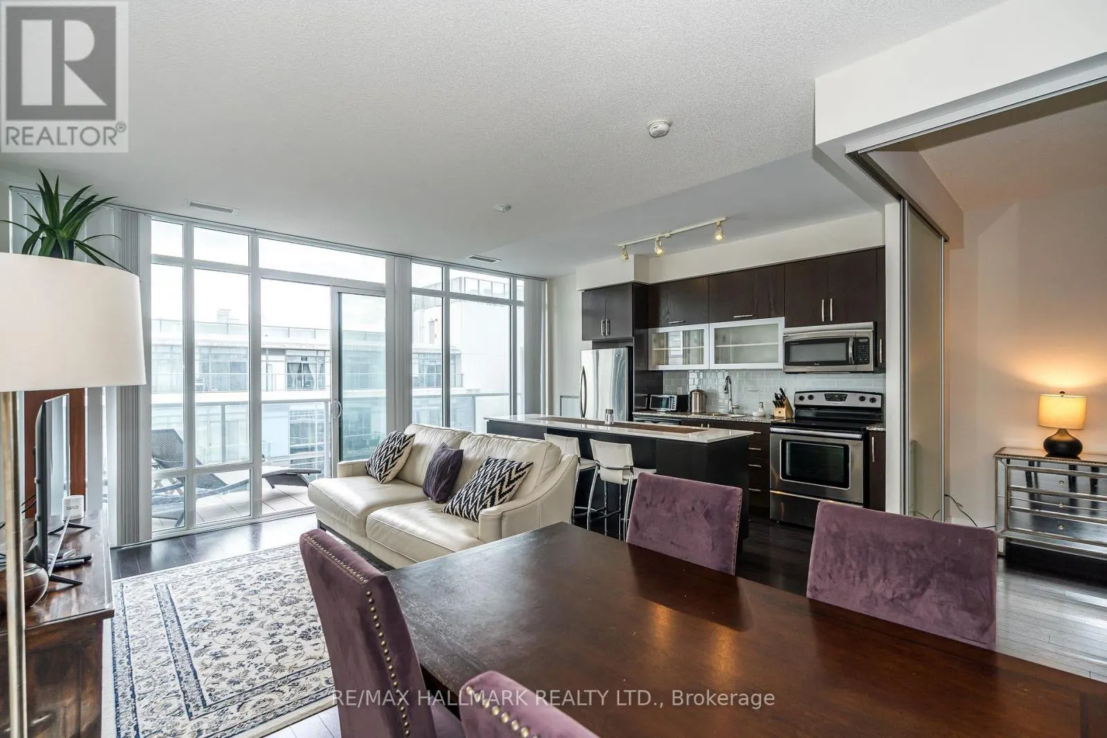 919 - 90 STADIUM ROAD