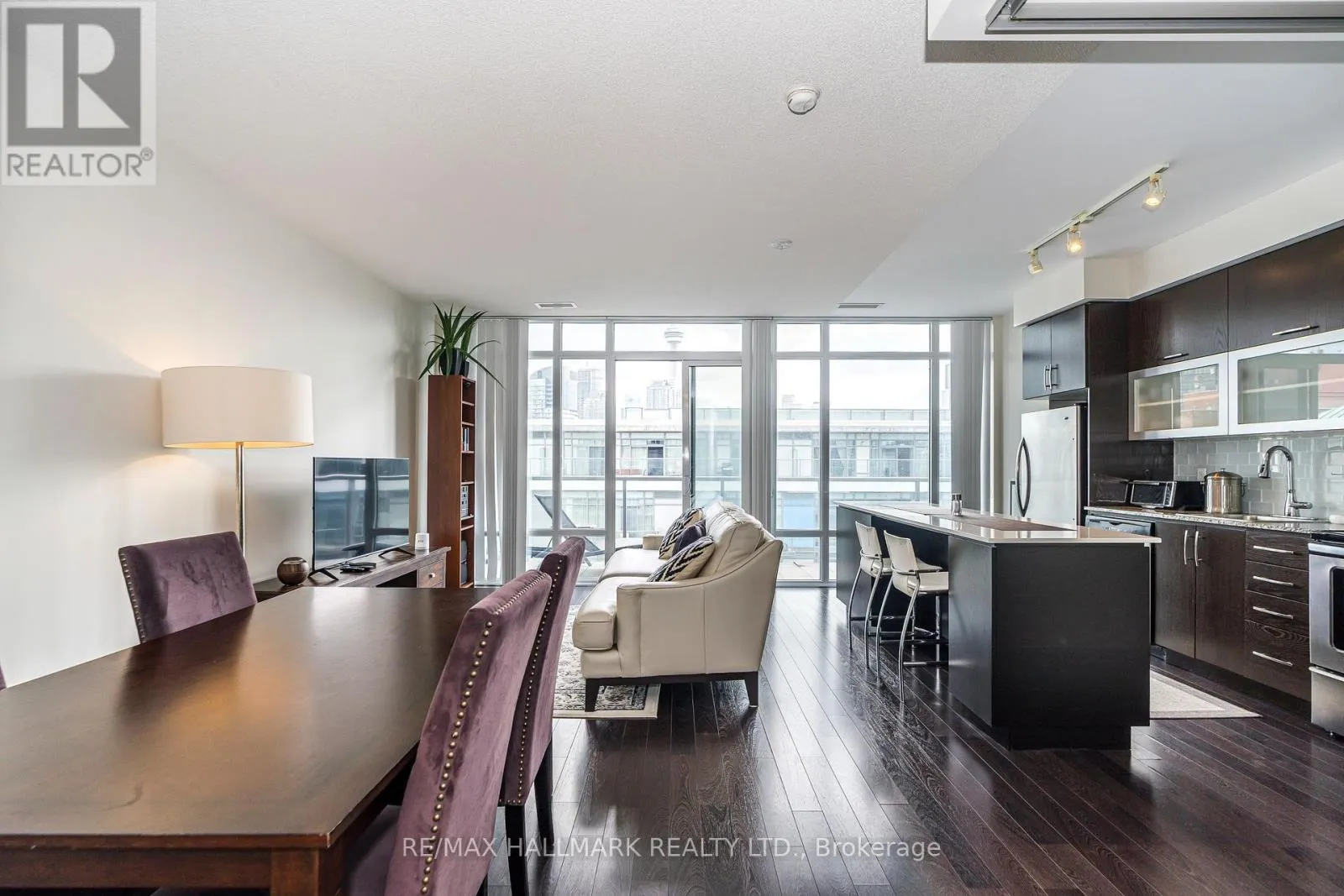 919 - 90 STADIUM ROAD