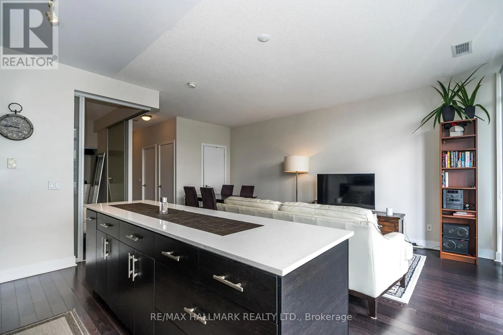 919 - 90 STADIUM ROAD