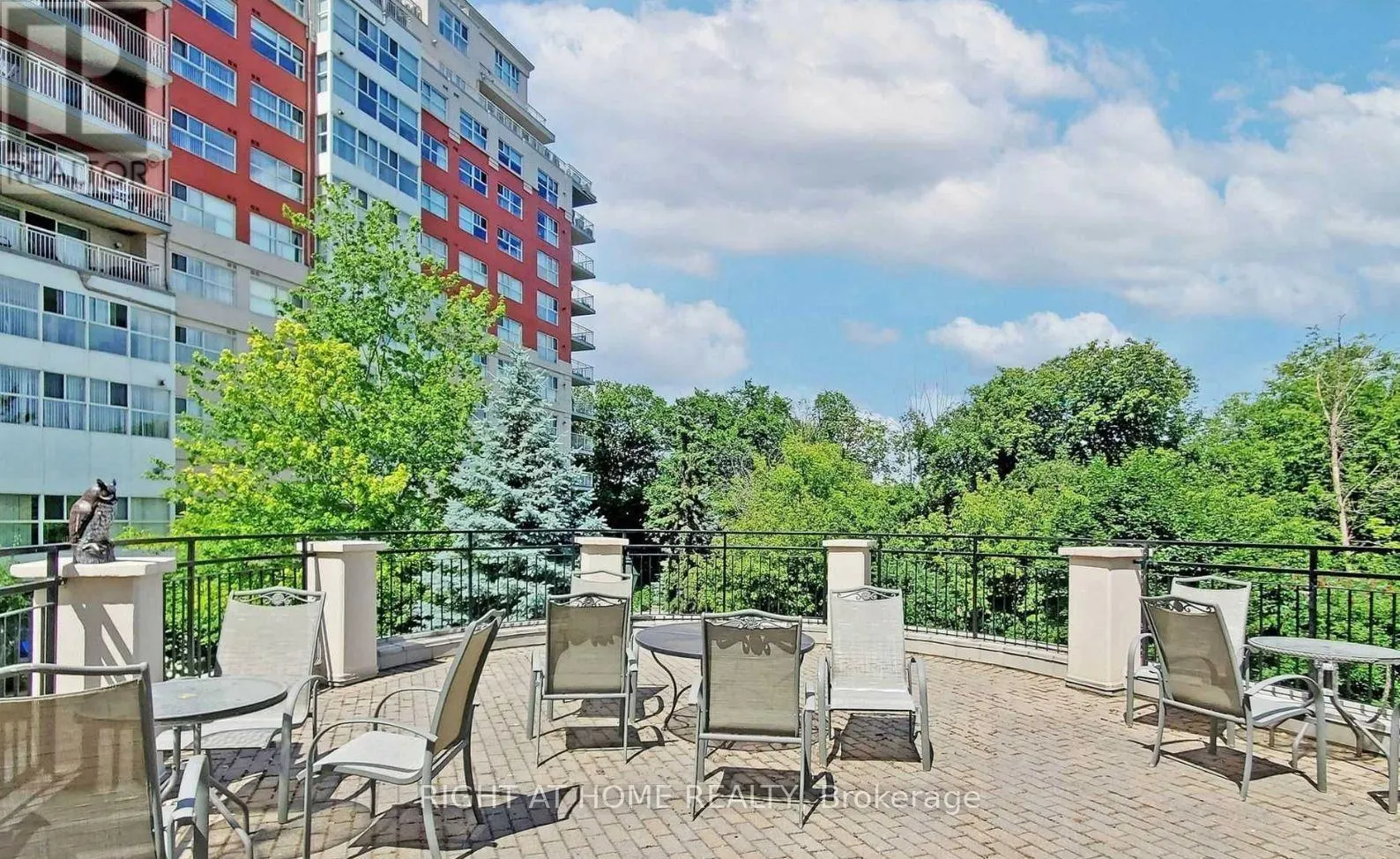 307 - 18 CONCORDE PLACE