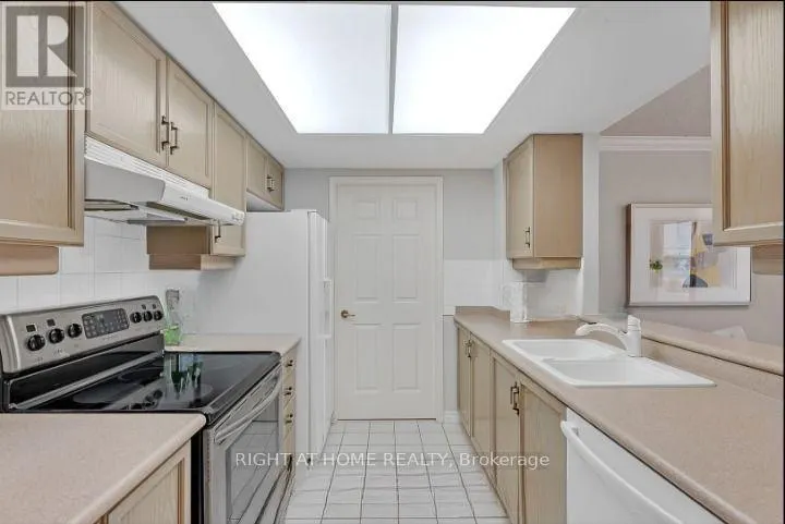 307 - 18 CONCORDE PLACE