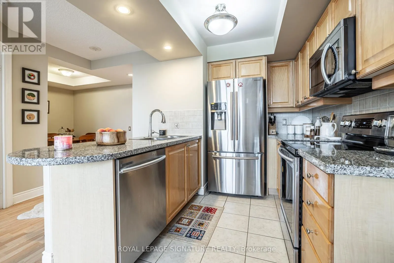 1806 - 10 NORTHTOWN WAY