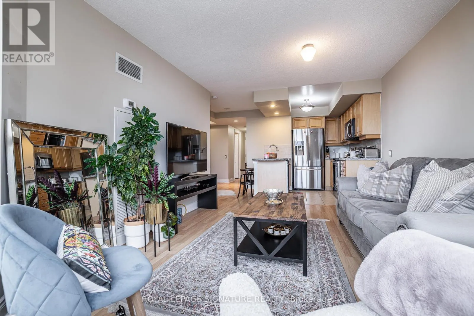 1806 - 10 NORTHTOWN WAY