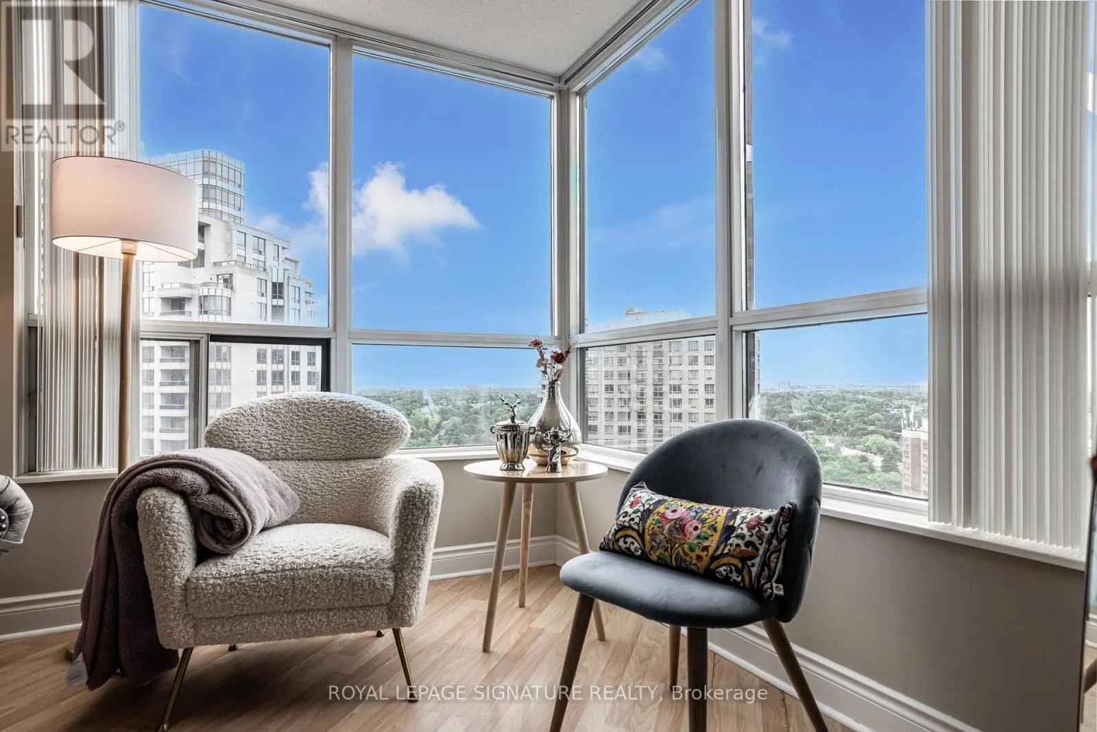 1806 - 10 NORTHTOWN WAY