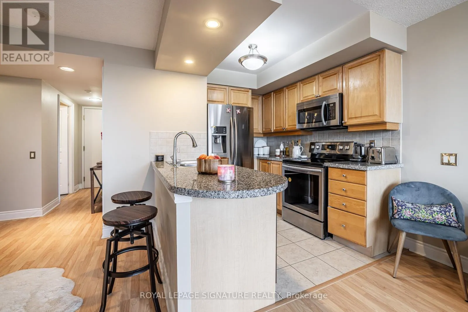 1806 - 10 NORTHTOWN WAY