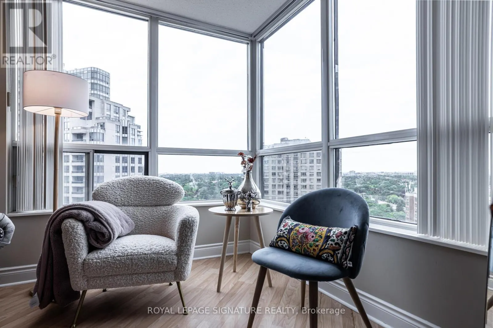 1806 - 10 NORTHTOWN WAY