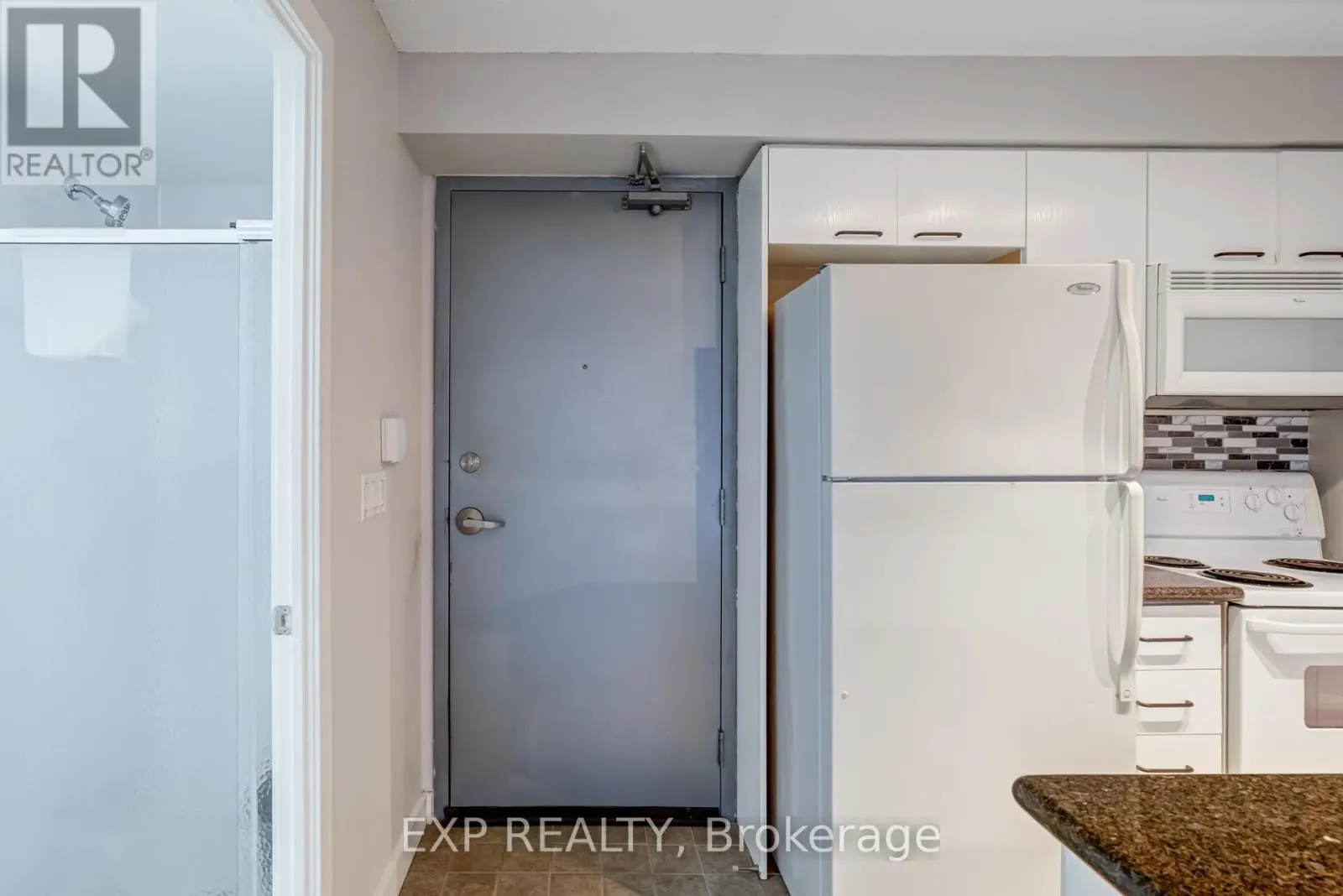 PH14 - 255 RICHMOND STREET E