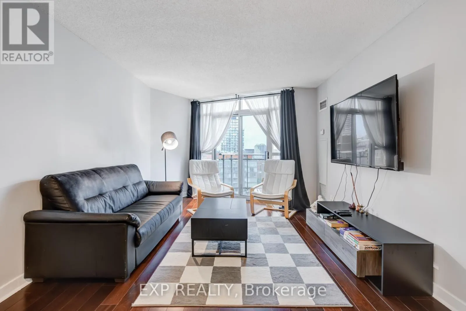 PH14 - 255 RICHMOND STREET E